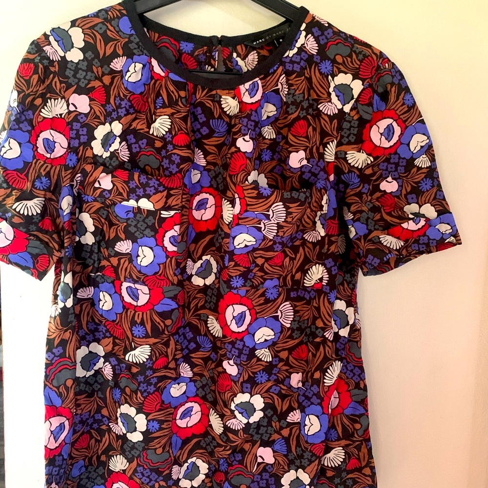 Fun Marc by Marc Jacobs printed silk blend top 2- button closure, worn twice